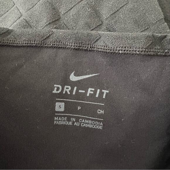 Nike Yoga Luxe High-Waisted Jacquard Capri Leggings Quilted Charcoal Gray - Picture 9 of 10